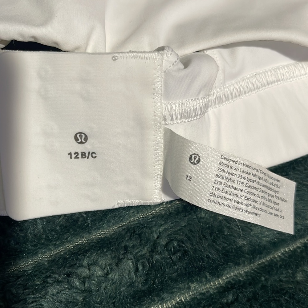 Lululemon High Neck Bra ✨ - Picture 3 of 3